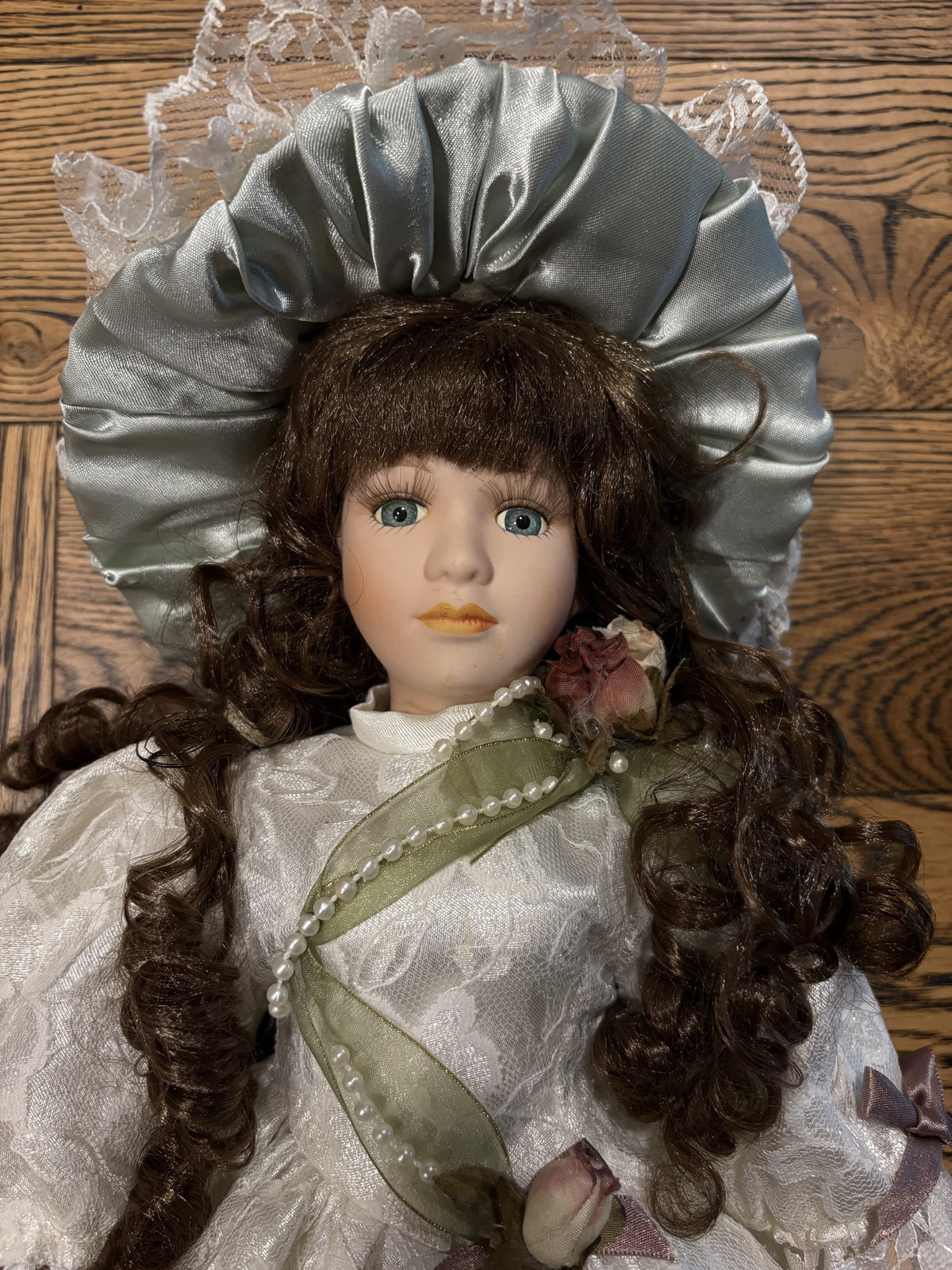 Vanessa Ricardi Porcelain Doll – 18″ – Vanessa Doll Collection 1999