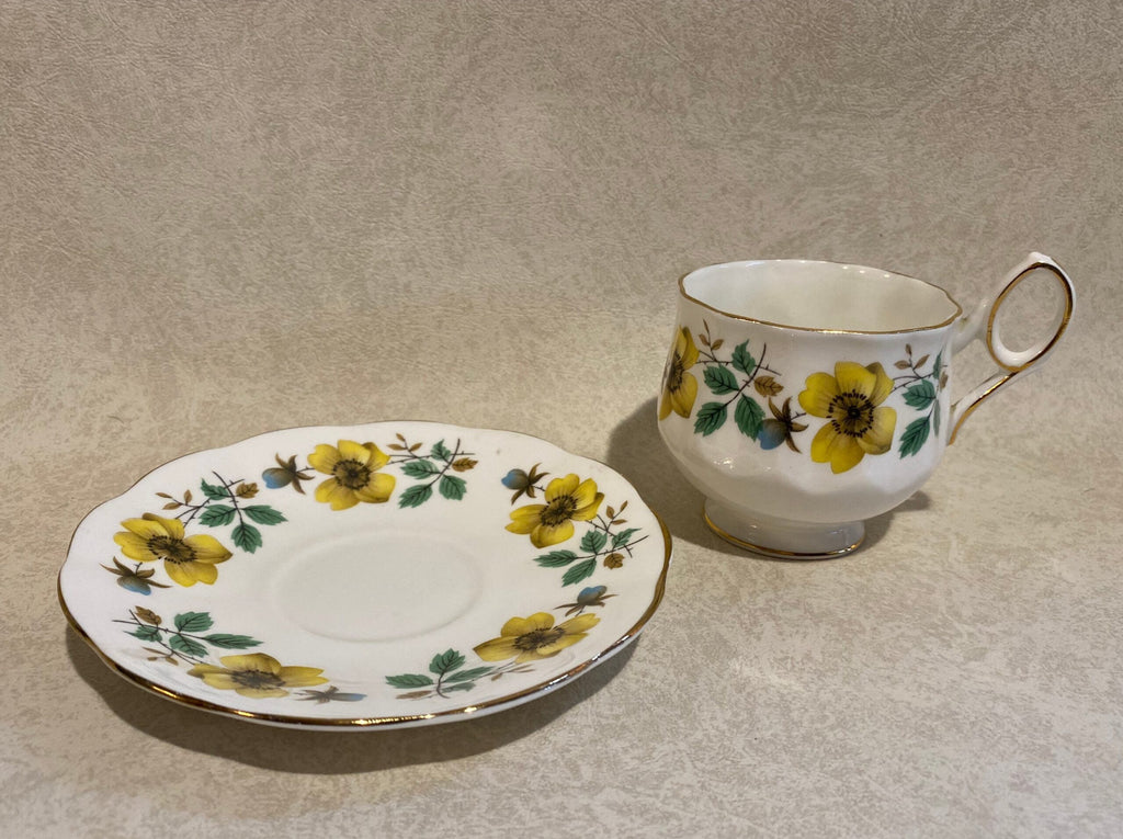 Elizabethan Fine Bone China Teacup & Saucer — Taylor & Kent — England