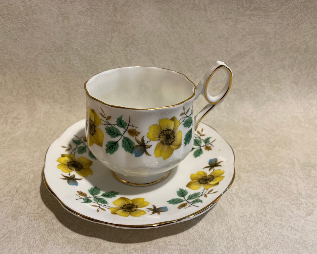 Elizabethan Fine Bone China Teacup & Saucer — Taylor & Kent — England