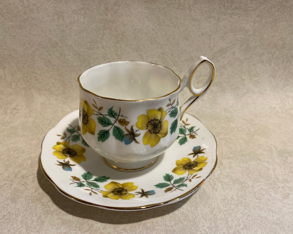 Elizabethan Fine Bone China Teacup & Saucer — Taylor & Kent — England