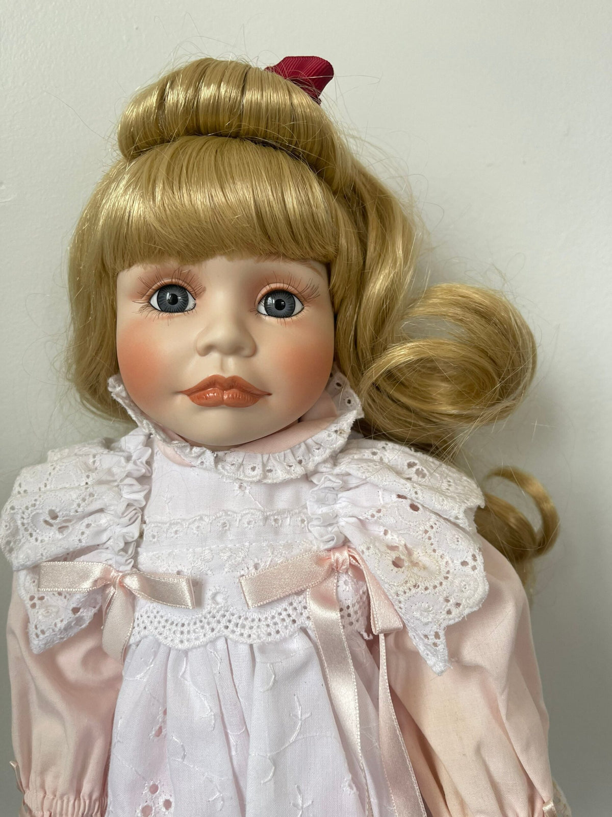 Heritage Mint Porcelain Doll — Autumn Outfit — Vintage — 16″