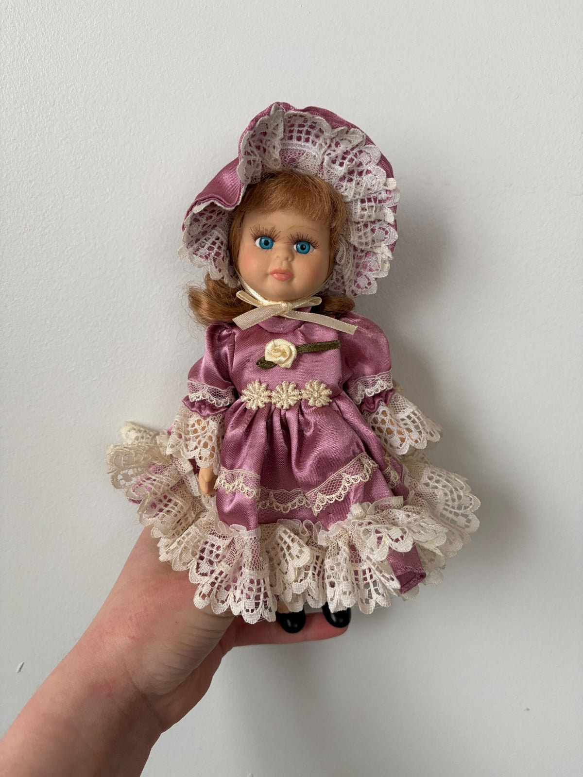 Lolita-Style Vintage Porcelain Doll — Movable Joints — 9″