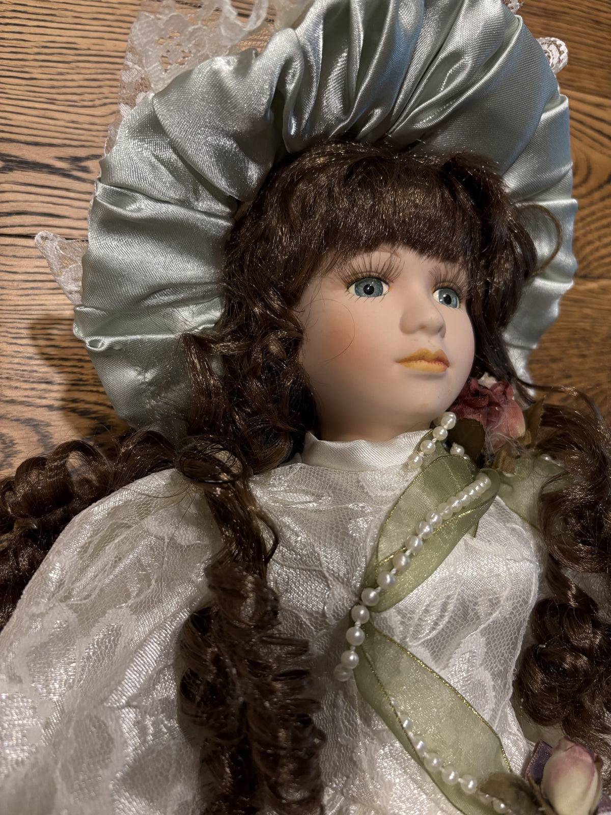Vanessa Ricardi Porcelain Doll – 18″ – Vanessa Doll Collection 1999
