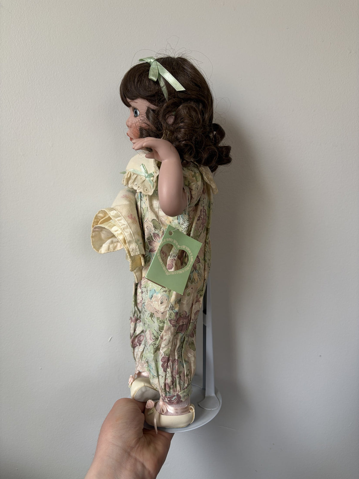 Edwin M. Knowles Porcelain Doll ‘Me and My Blankie’ My Closest Friend 1991