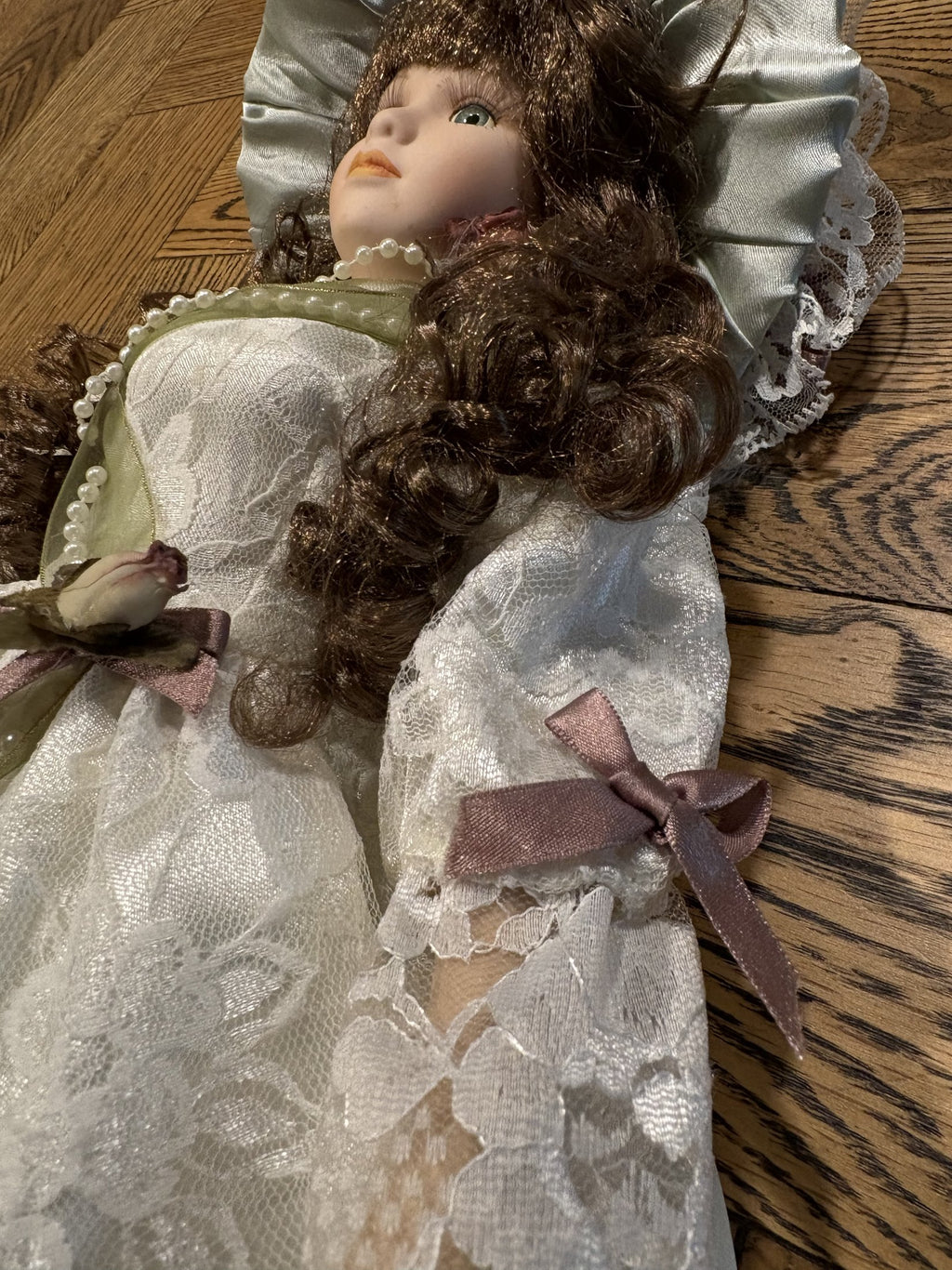 Vanessa Ricardi Porcelain Doll – 18″ – Vanessa Doll Collection 1999