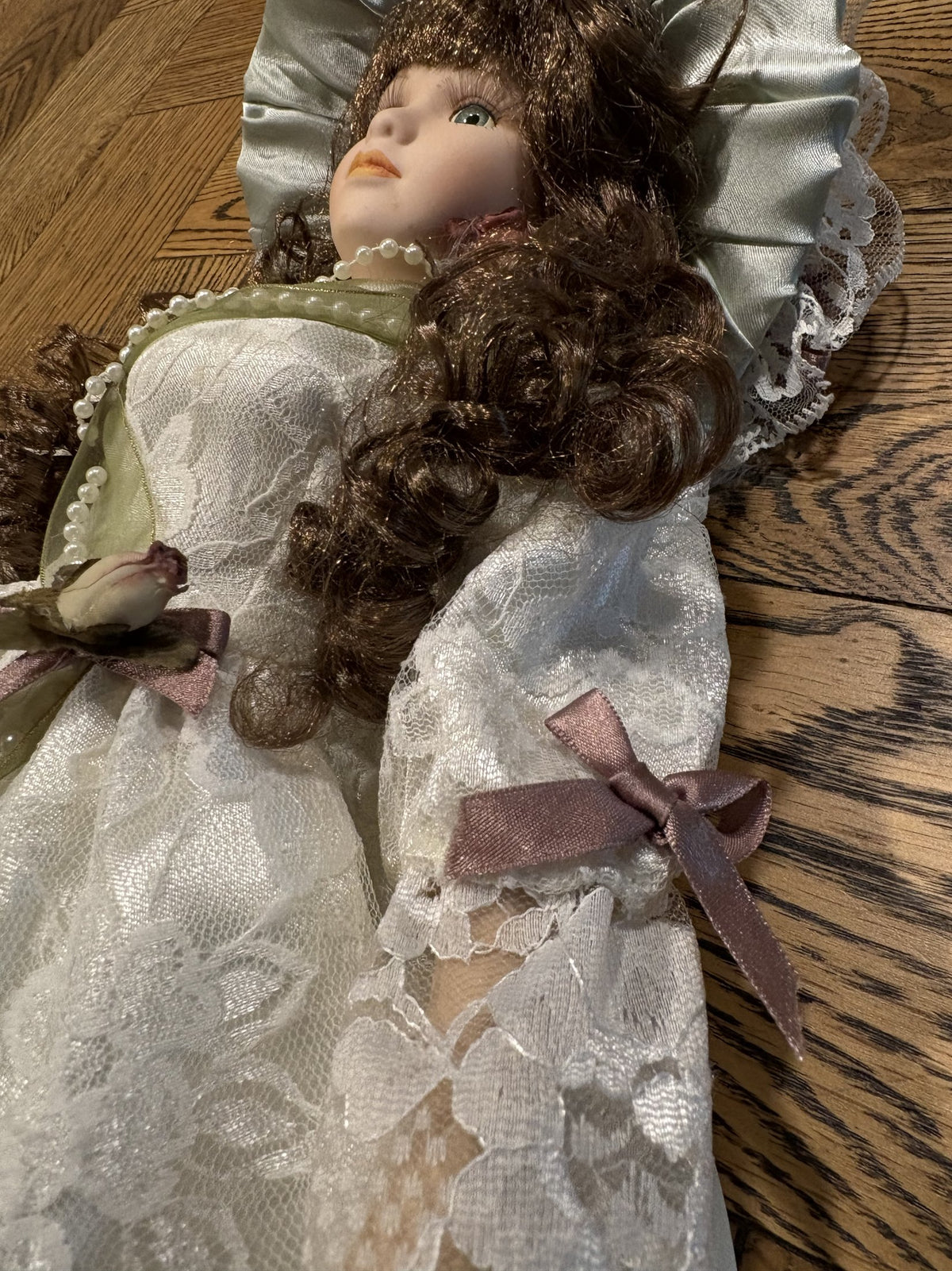 Vanessa Ricardi Porcelain Doll – 18″ – Vanessa Doll Collection 1999